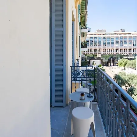 #52 Etoile ,central, Balcony, Ac-5 Min P Massena *