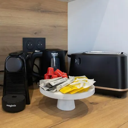 #52 Etoile ,central, Balcony, Ac-5 Min P Massena